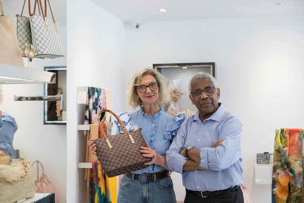 Mastering Blazer Elegance: Stylish Tips for Every Professional Occasion